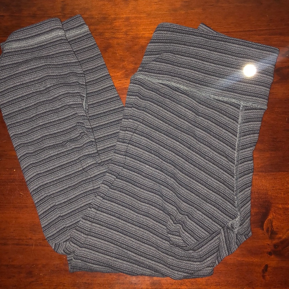 lululemon cropped striped leggings!